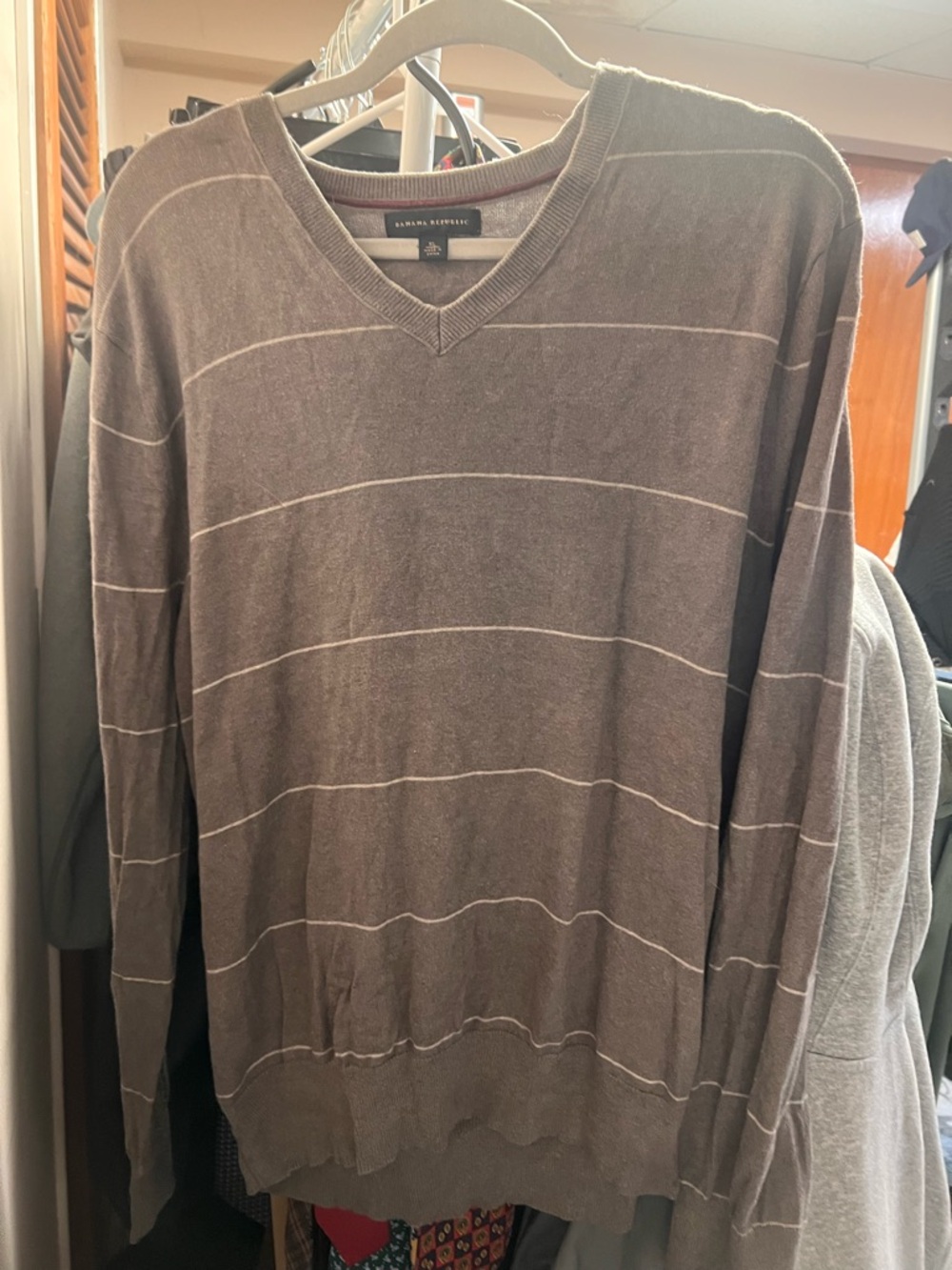 Banana Republic Men's Gray Striped V-Neck Sweater